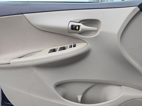 Used 2013 Toyota Corolla L image 20