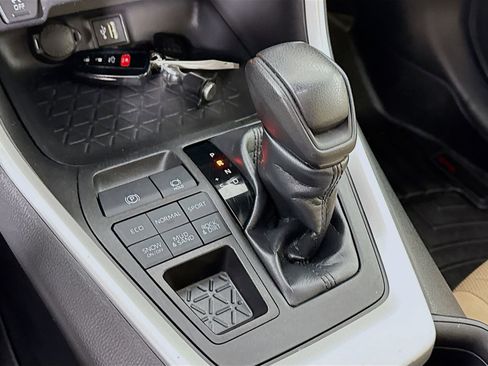 Certified 2023 Toyota RAV4 XLE w/ Convenience Package AWD/4WD image 16