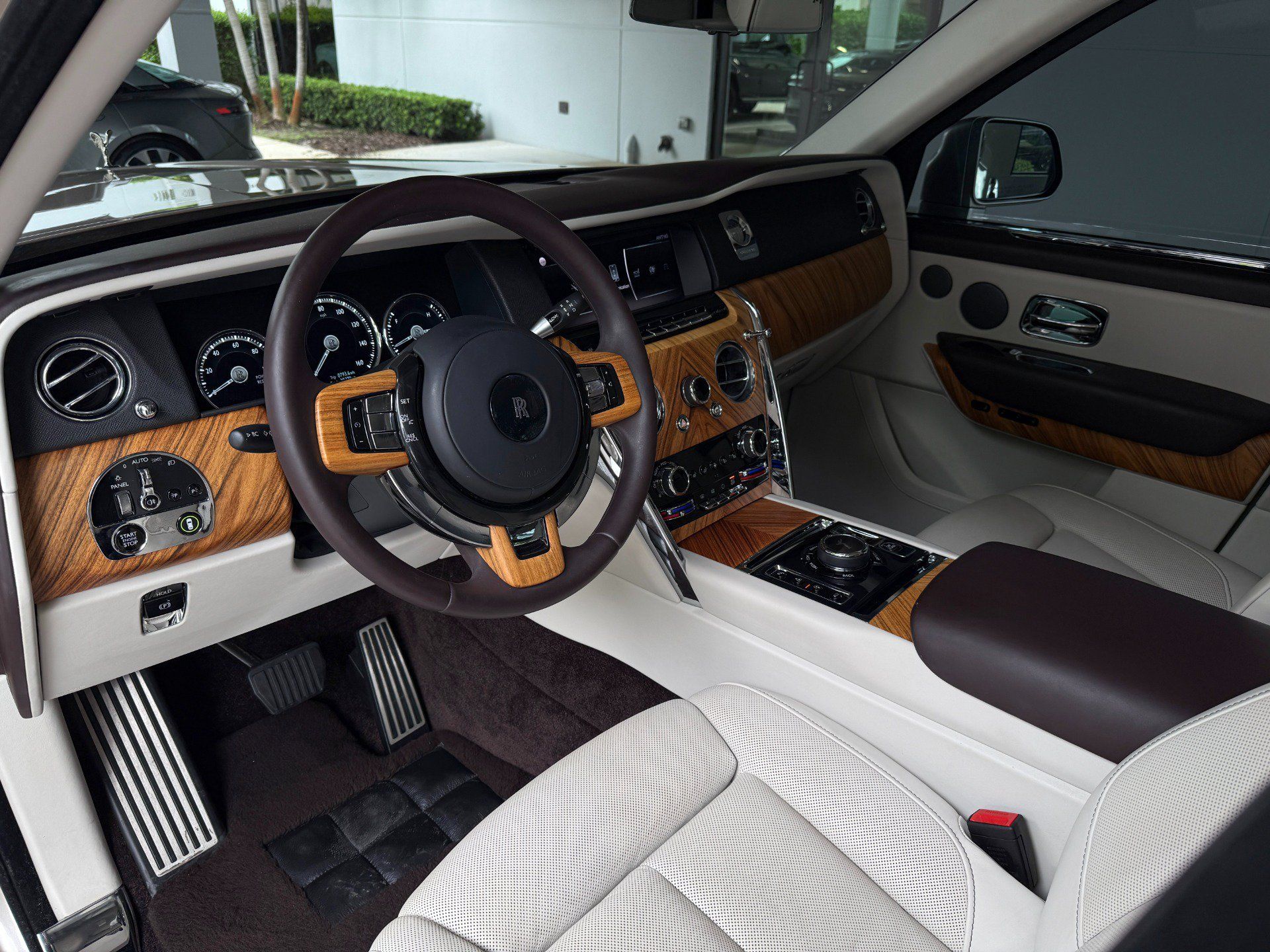 Used 2020 Rolls-Royce Cullinan AWD/4WD image 26