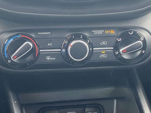 Used 2022 Kia Soul LX w/ Technology Package FWD image 25