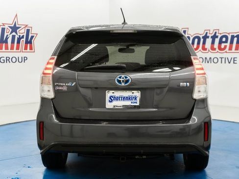 Used 2016 Toyota Prius V Four image 6