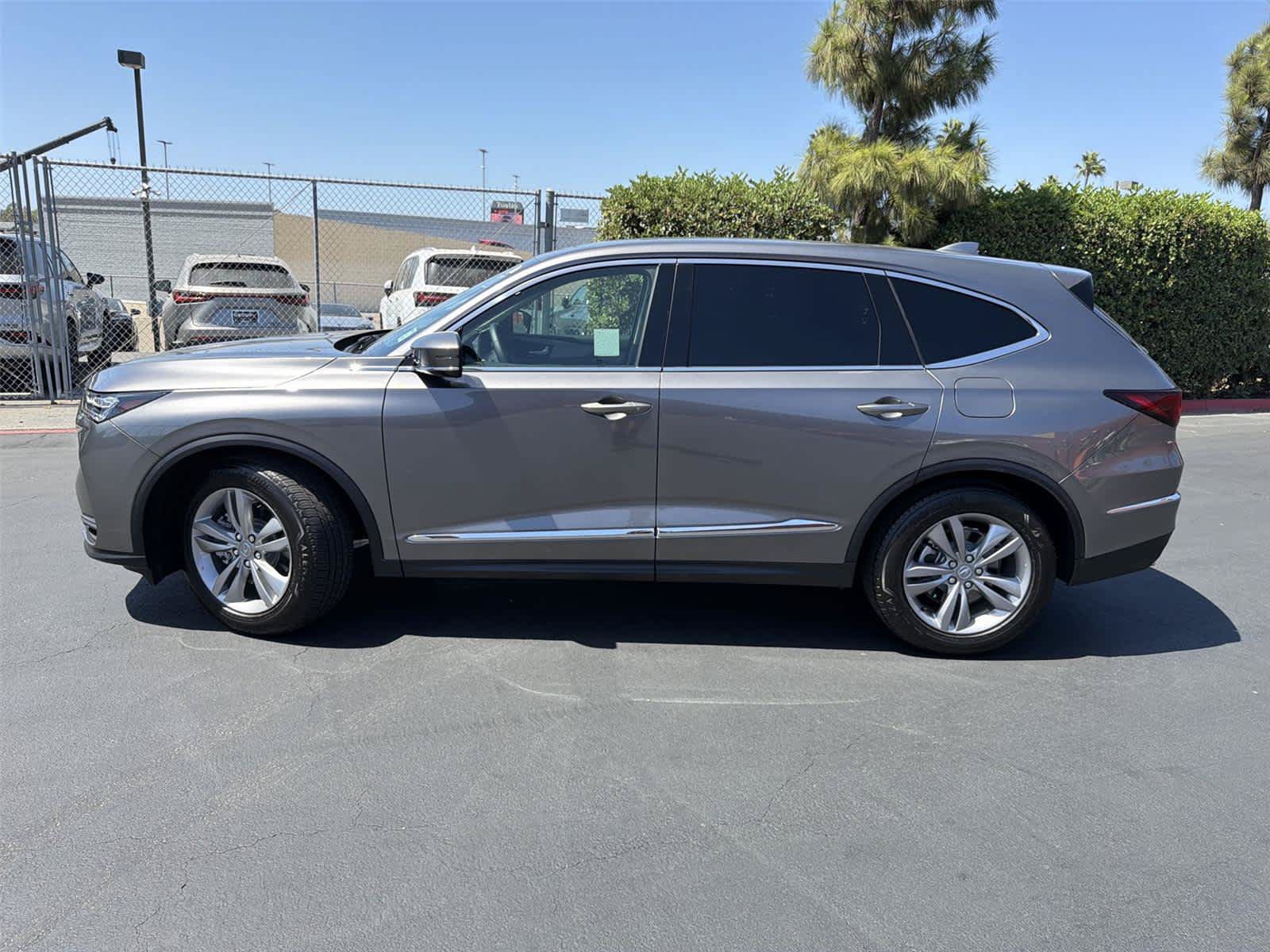 Certified 2026 Acura MDX FWD image 3