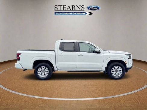 Used 2022 Nissan Frontier SV AWD/4WD image 17