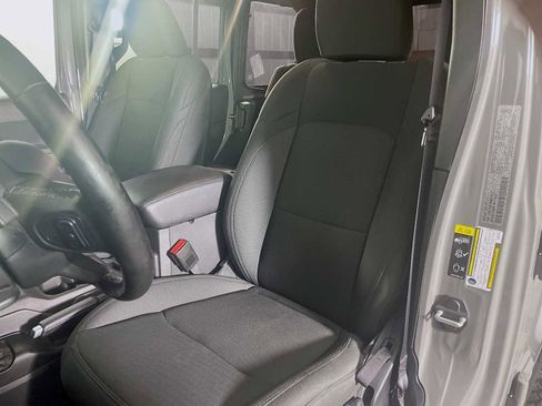 Used 2021 Jeep Wrangler Unlimited Sport image 17