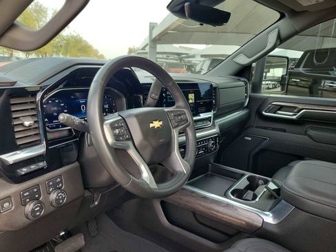 Used 2024 Chevrolet Silverado 2500 LTZ w/ LTZ Convenience Package image 2