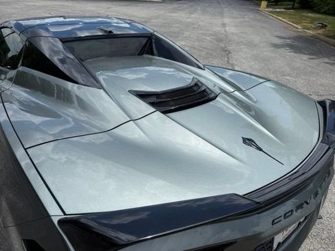Used 2022 Chevrolet Corvette Stingray Convertible w/ Z51 Performance Package RWD image 11