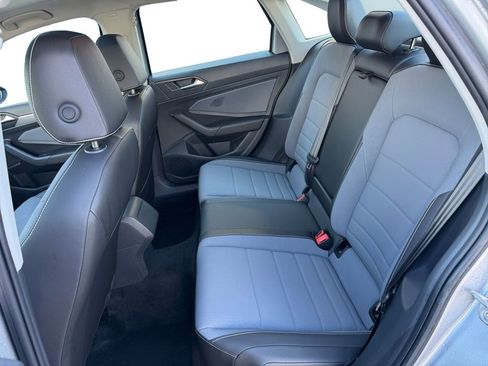 Used 2025 Volkswagen Jetta SE image 13