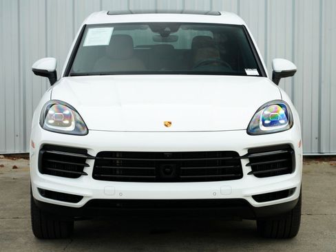 Used 2023 Porsche Cayenne Platinum Edition image 50