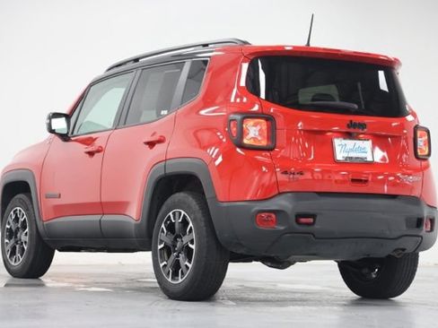 Used 2023 Jeep Renegade Trailhawk w/ Trailhawk Elite Group AWD/4WD image 11