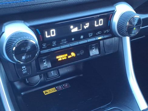 Certified 2022 Toyota RAV4 XSE image 18