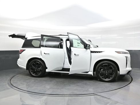 New 2026 INFINITI QX80 4WD image 45