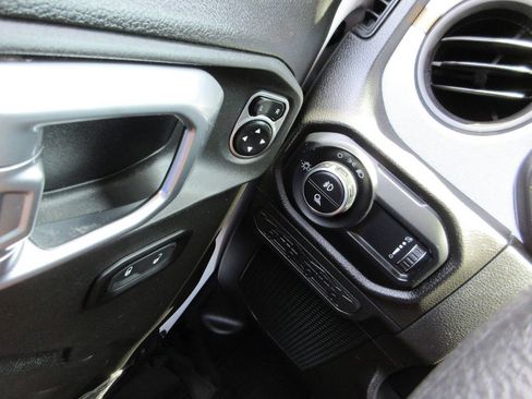 Used 2024 Jeep Gladiator Sport AWD/4WD image 26