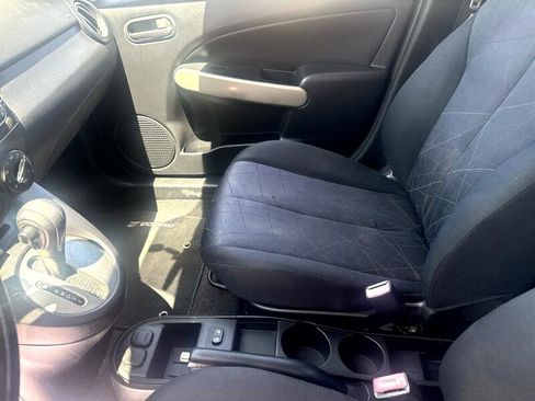 Used 2013 MAZDA MAZDA2 Sport image 13