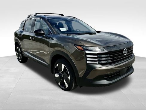 New 2026 Nissan Kicks SR w/ Illumination Package image 2