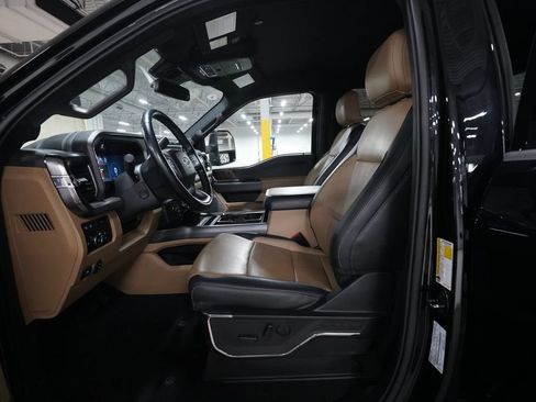 Used 2023 Ford F350 Lariat AWD/4WD image 7