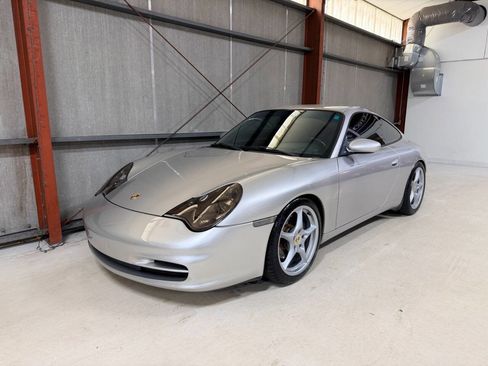 Used 2002 Porsche 911 Carrera image 2