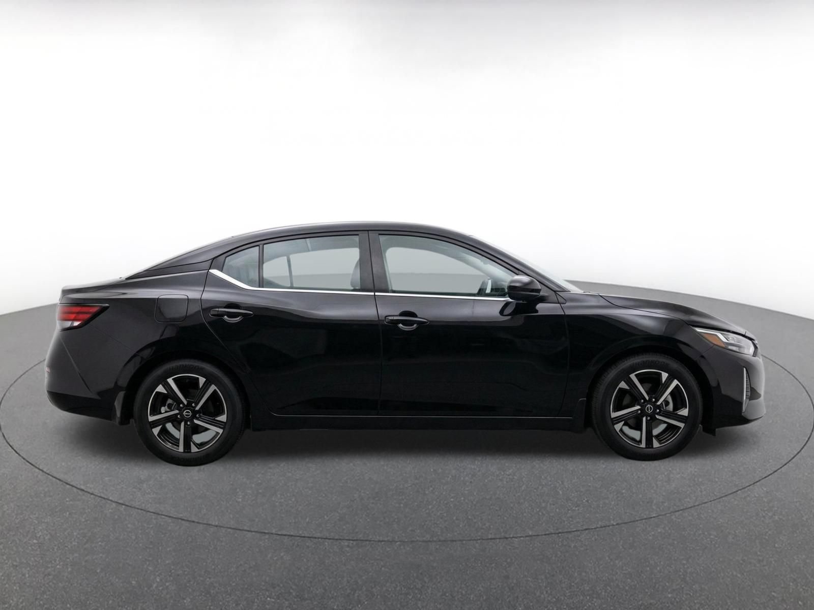 Used 2025 Nissan Sentra SV FWD image 11