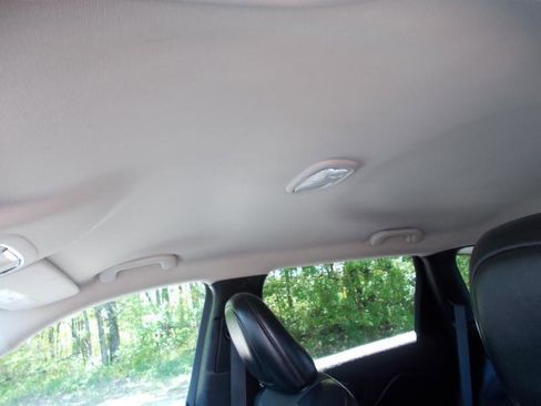 Used 2016 Jeep Cherokee Trailhawk image 28