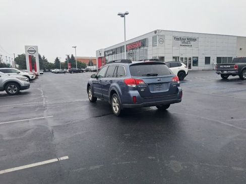 Used 2014 Subaru Outback 2.5i Premium w/ Accessory Value Package (OYY) AWD/4WD image 15
