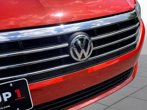 Used 2021 Volkswagen Jetta SE w/ SE Cold Weather Package FWD image 32