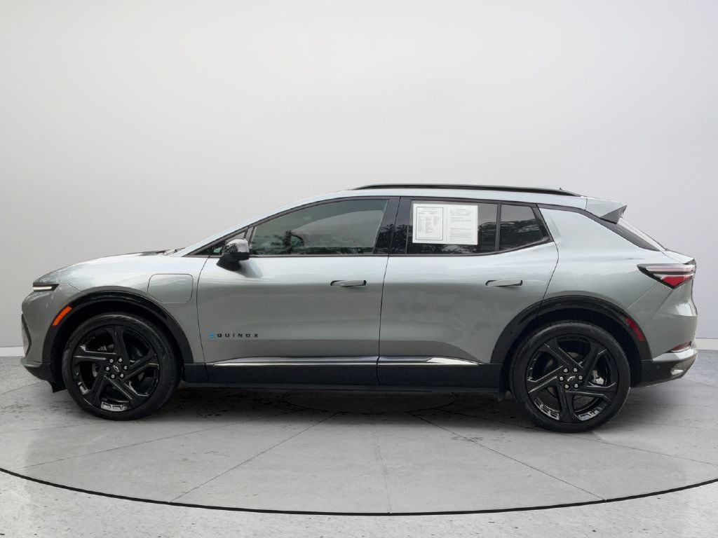 Used 2024 Chevrolet Equinox EV RS FWD image 9