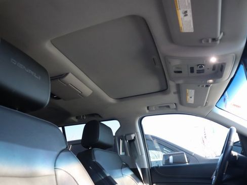 Certified 2020 GMC Yukon XL Denali w/ Denali Premium Package image 19