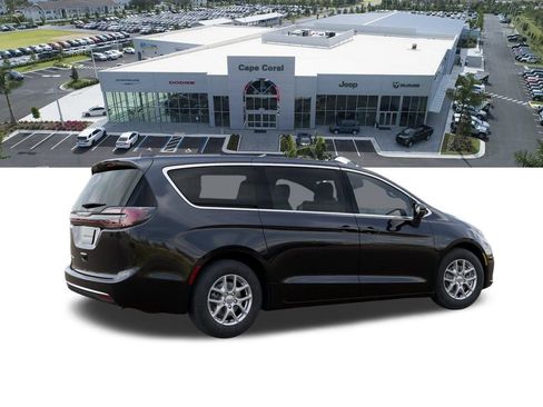 New 2026 Chrysler Pacifica Select image 2