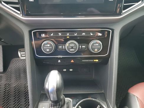 Used 2023 Volkswagen Atlas Cross Sport SEL Premium R-Line image 39