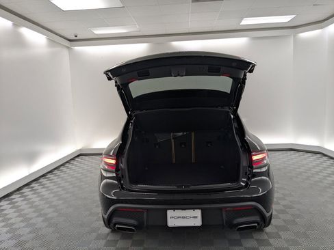 New 2026 Porsche Macan image 11