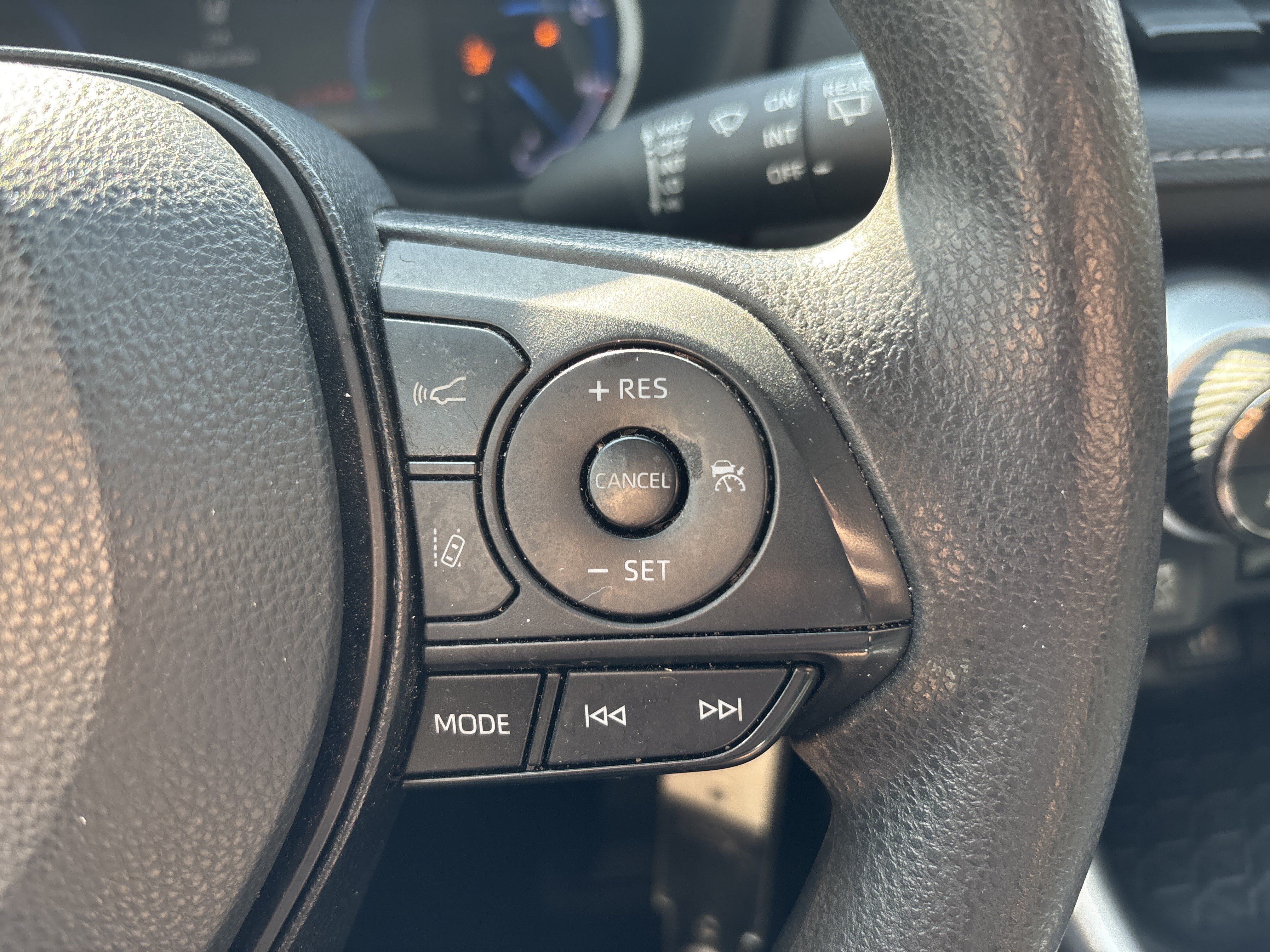 Used 2023 Toyota RAV4 LE AWD/4WD image 19