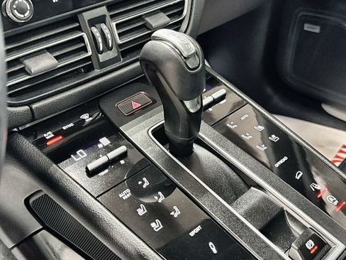 Used 2023 Porsche Macan S AWD/4WD image 22