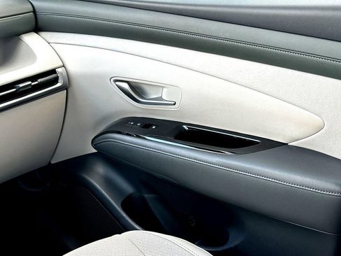 Used 2025 Hyundai Tucson Limited FWD image 30