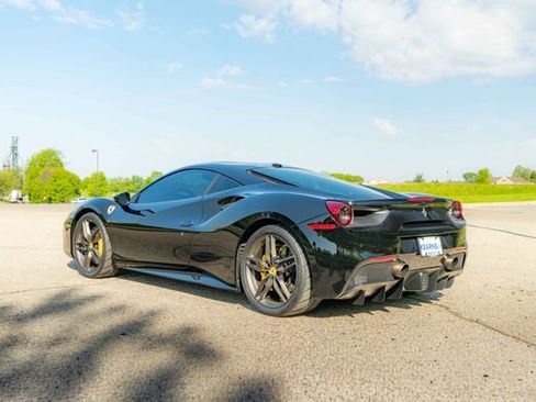 Used 2017 Ferrari 488 GTB RWD image 33