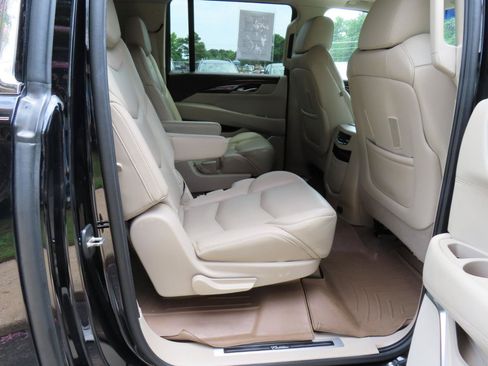 Used 2017 Cadillac Escalade ESV Luxury AWD/4WD image 21