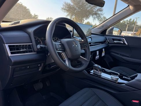 New 2026 Mitsubishi Outlander AWD image 29