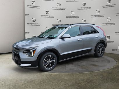 New 2025 Kia Niro SX