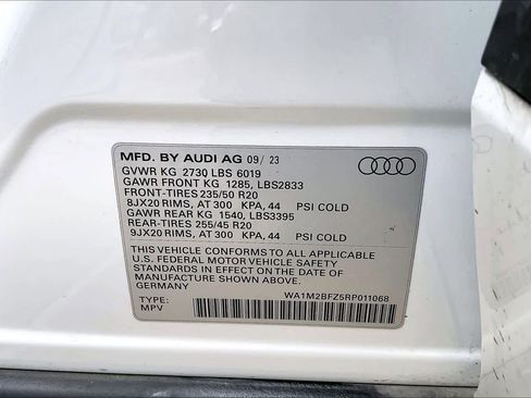 Used 2024 Audi Q4 e-tron Prestige AWD/4WD image 35