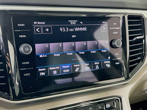 Used 2023 Volkswagen Atlas SE image 14