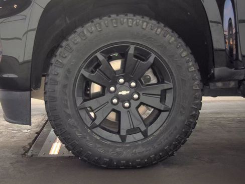 Used 2022 Chevrolet Colorado Z71 w/ Z71 Midnight Edition image 10