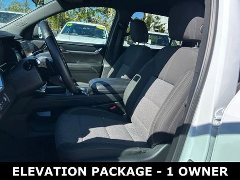 Used 2025 GMC Acadia Elevation image 13