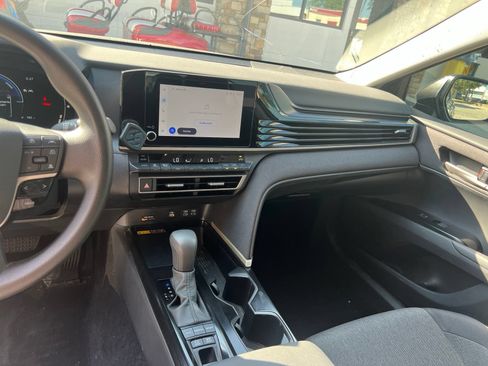 Used 2026 Toyota Camry LE w/ Convenience Package FWD image 2