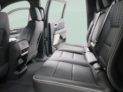 Used 2025 GMC Sierra EV Denali AWD/4WD image 27