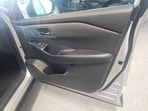 Used 2024 Nissan Rogue S AWD/4WD image 21