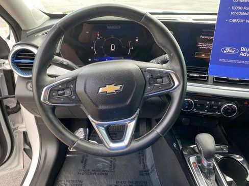 Used 2024 Chevrolet Trax LT w/ Driver Confidence Package FWD image 18