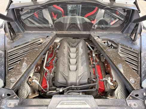 Used 2025 Chevrolet Corvette Stingray Coupe RWD image 9