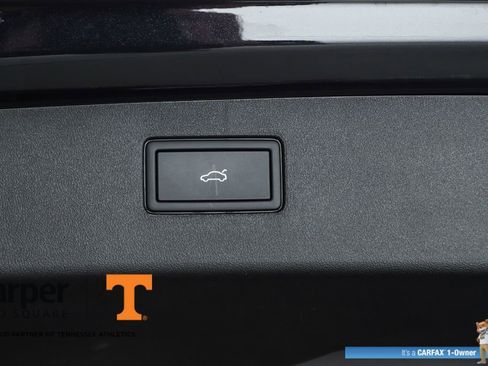 Used 2025 Volkswagen Tiguan SE R-Line image 30