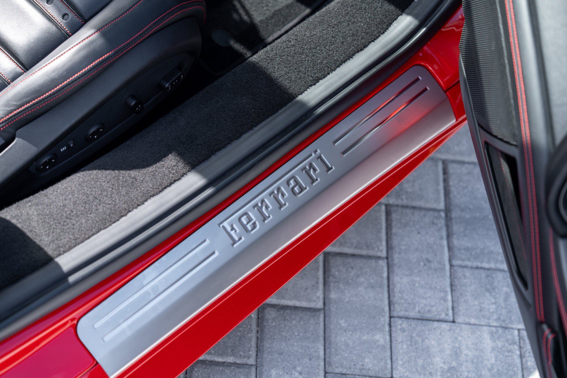 Used 2013 Ferrari 458 Spider RWD image 42