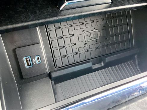 Used 2023 Ford Expedition Limited image 34