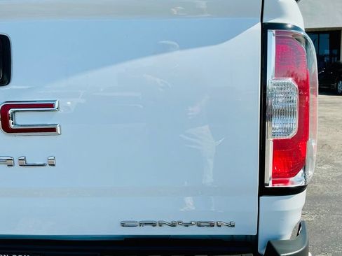 Used 2022 GMC Canyon Denali AWD/4WD image 8