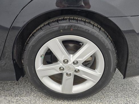 Used 2013 Toyota Camry SE FWD image 32